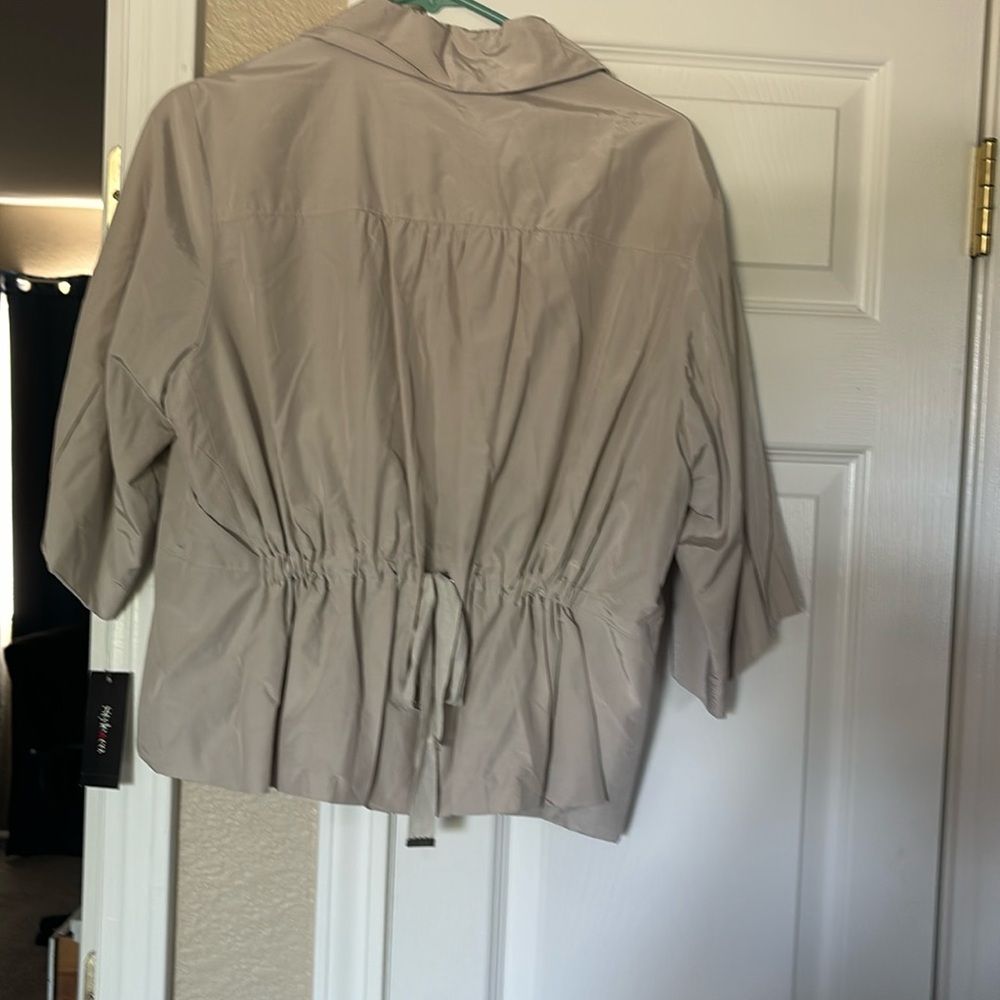 Lady’s light weight top